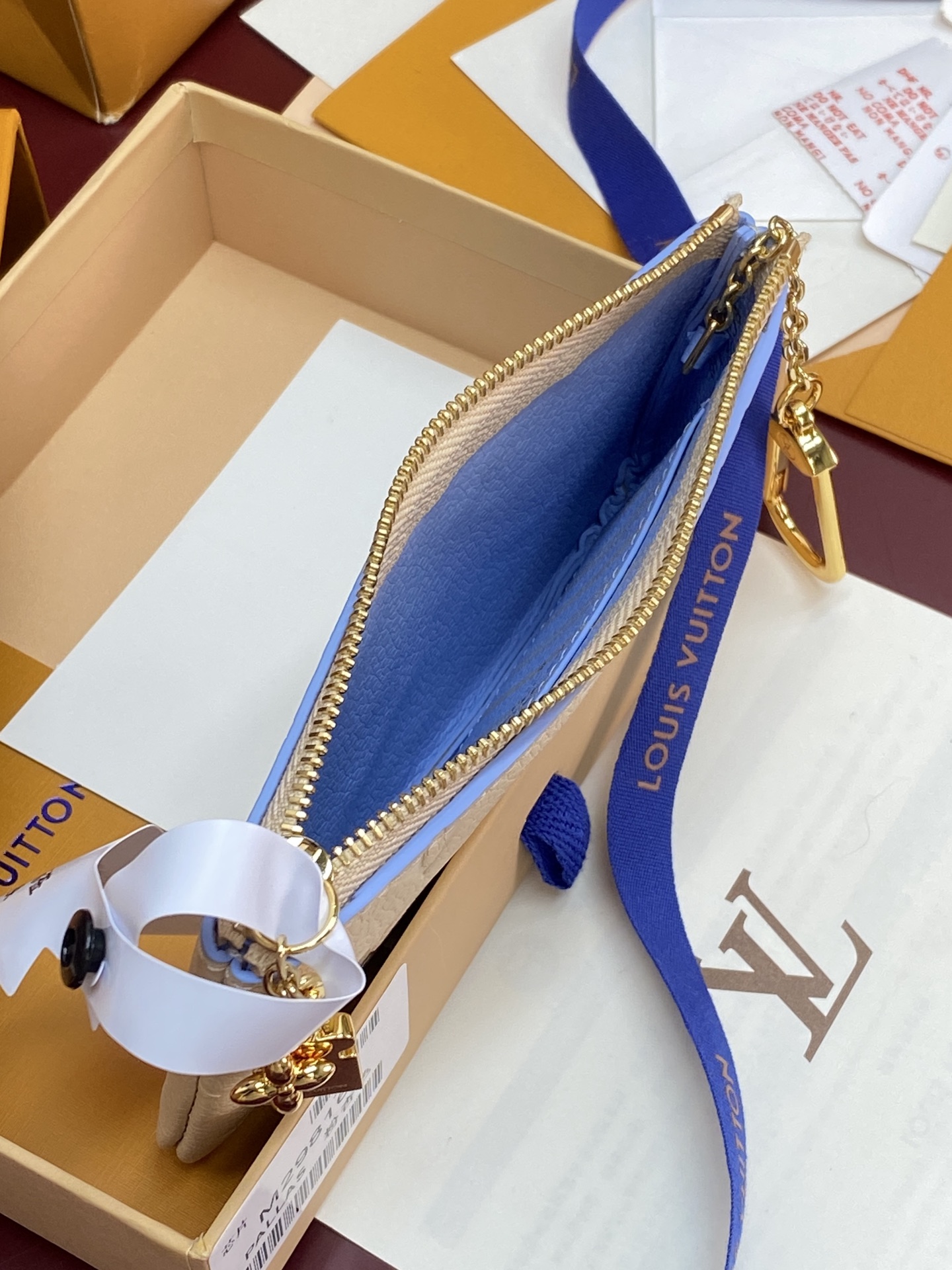 LV復刻女士奶油白Monogram Empreinte拉鍊零錢包 金色鏈條掛扣小包| 12 LV復刻女士奶油白Monogram Empreinte拉鍊零錢包 金色鏈條掛扣小包