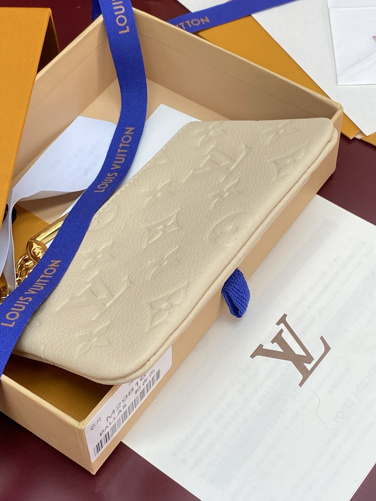 LV復刻女士奶油白Monogram Empreinte拉鍊零錢包 金色鏈條掛扣小包| 8 LV復刻女士奶油白Monogram Empreinte拉鍊零錢包 金色鏈條掛扣小包