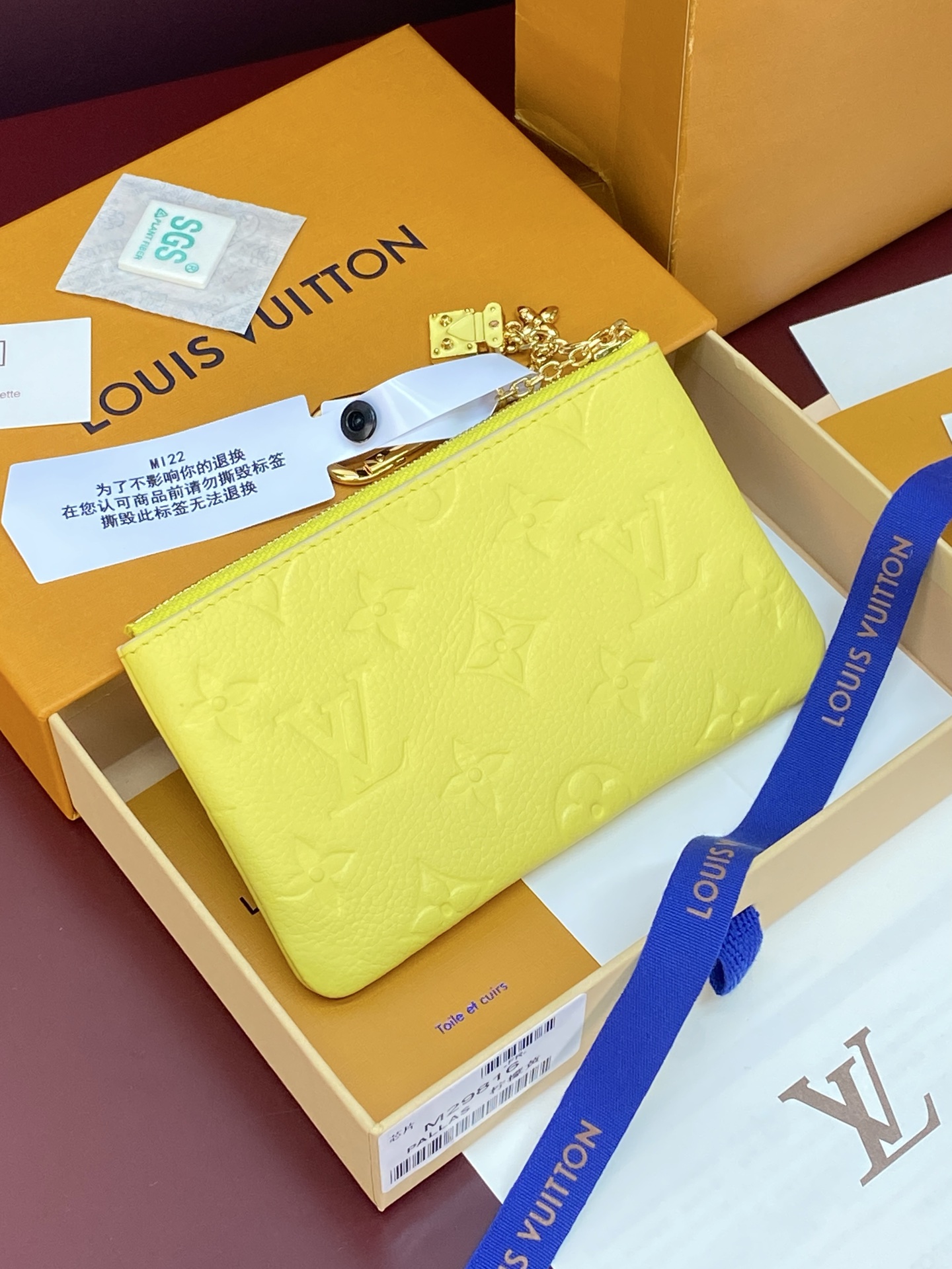 LV高仿女士螢光黃Monogram Empreinte拉鍊零錢包 金色鏈條掛扣小包| 14 LV高仿女士螢光黃Monogram Empreinte拉鍊零錢包 金色鏈條掛扣小包
