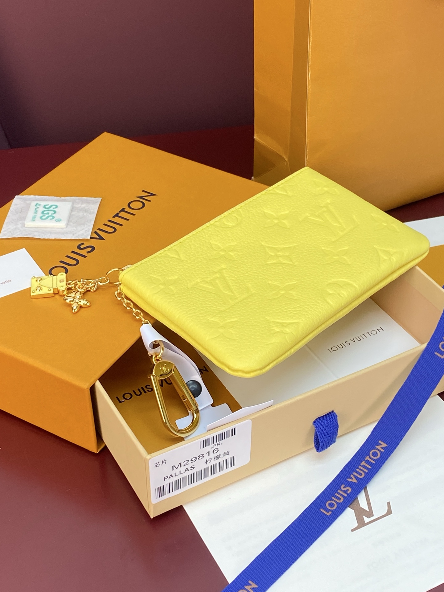 LV高仿女士螢光黃Monogram Empreinte拉鍊零錢包 金色鏈條掛扣小包| 13 LV高仿女士螢光黃Monogram Empreinte拉鍊零錢包 金色鏈條掛扣小包