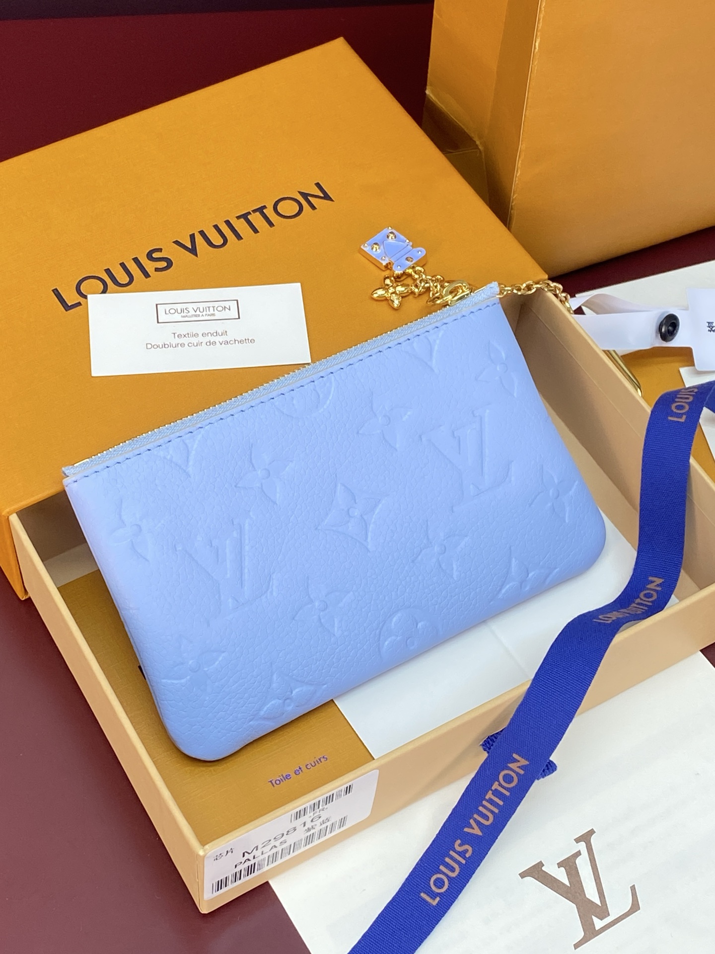 LV高仿 Monogram Empreinte 淺藍色拉鍊零錢包 精緻吊飾款| 14 LV高仿 Monogram Empreinte 淺藍色拉鍊零錢包 精緻吊飾款