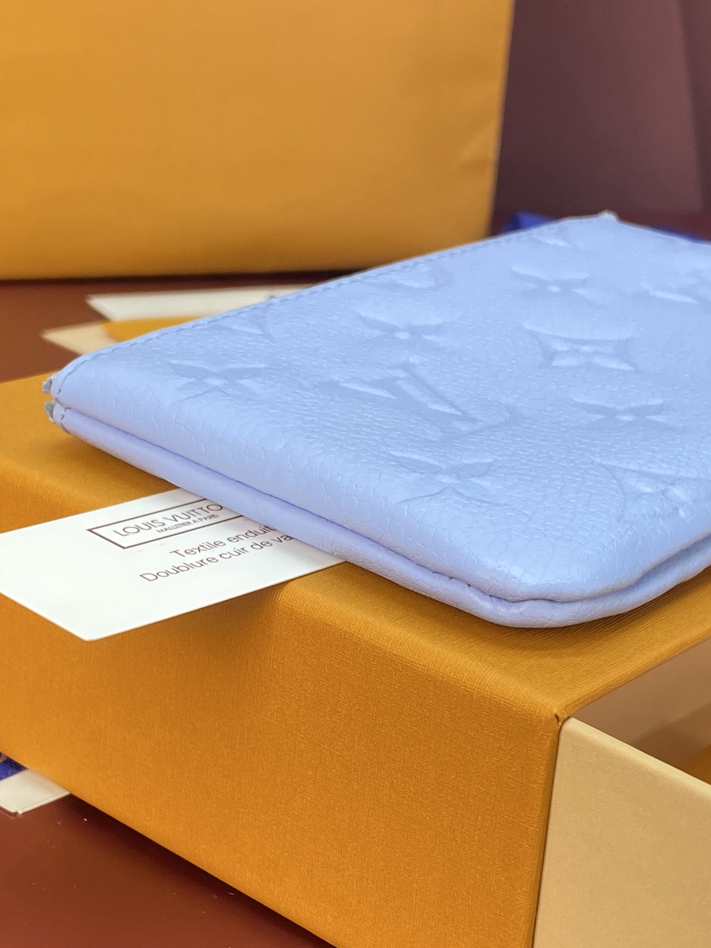 LV高仿 Monogram Empreinte 淺藍色拉鍊零錢包 精緻吊飾款| 7 LV高仿 Monogram Empreinte 淺藍色拉鍊零錢包 精緻吊飾款