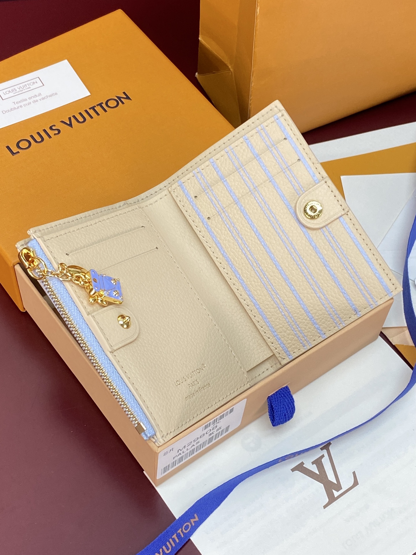 LV原單 Monogram Empreinte 淺藍色短夾 拉鍊卡位折疊錢包| 13 LV原單 Monogram Empreinte 淺藍色短夾 拉鍊卡位折疊錢包