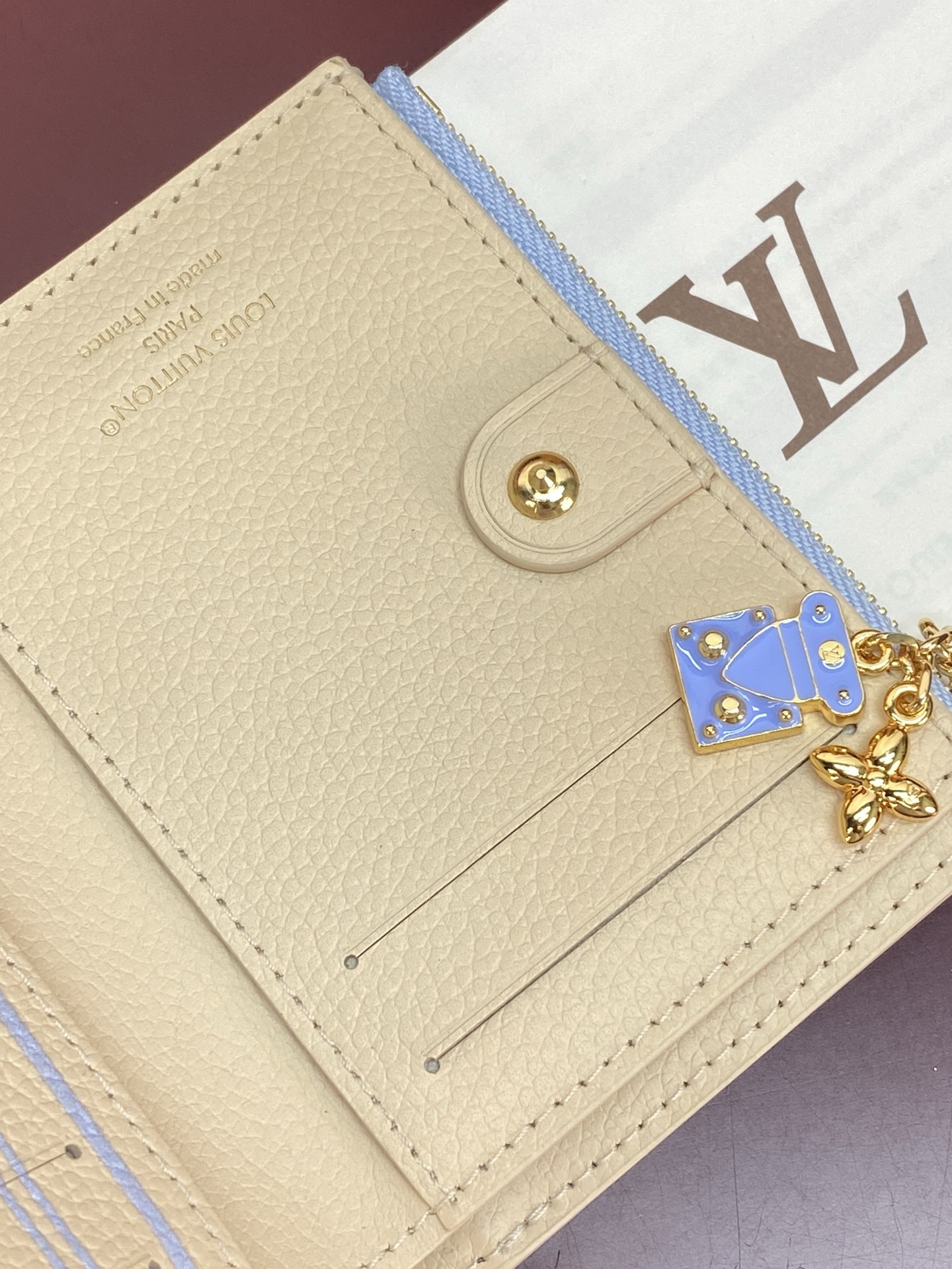 LV原單 Monogram Empreinte 淺藍色短夾 拉鍊卡位折疊錢包| 10 LV原單 Monogram Empreinte 淺藍色短夾 拉鍊卡位折疊錢包