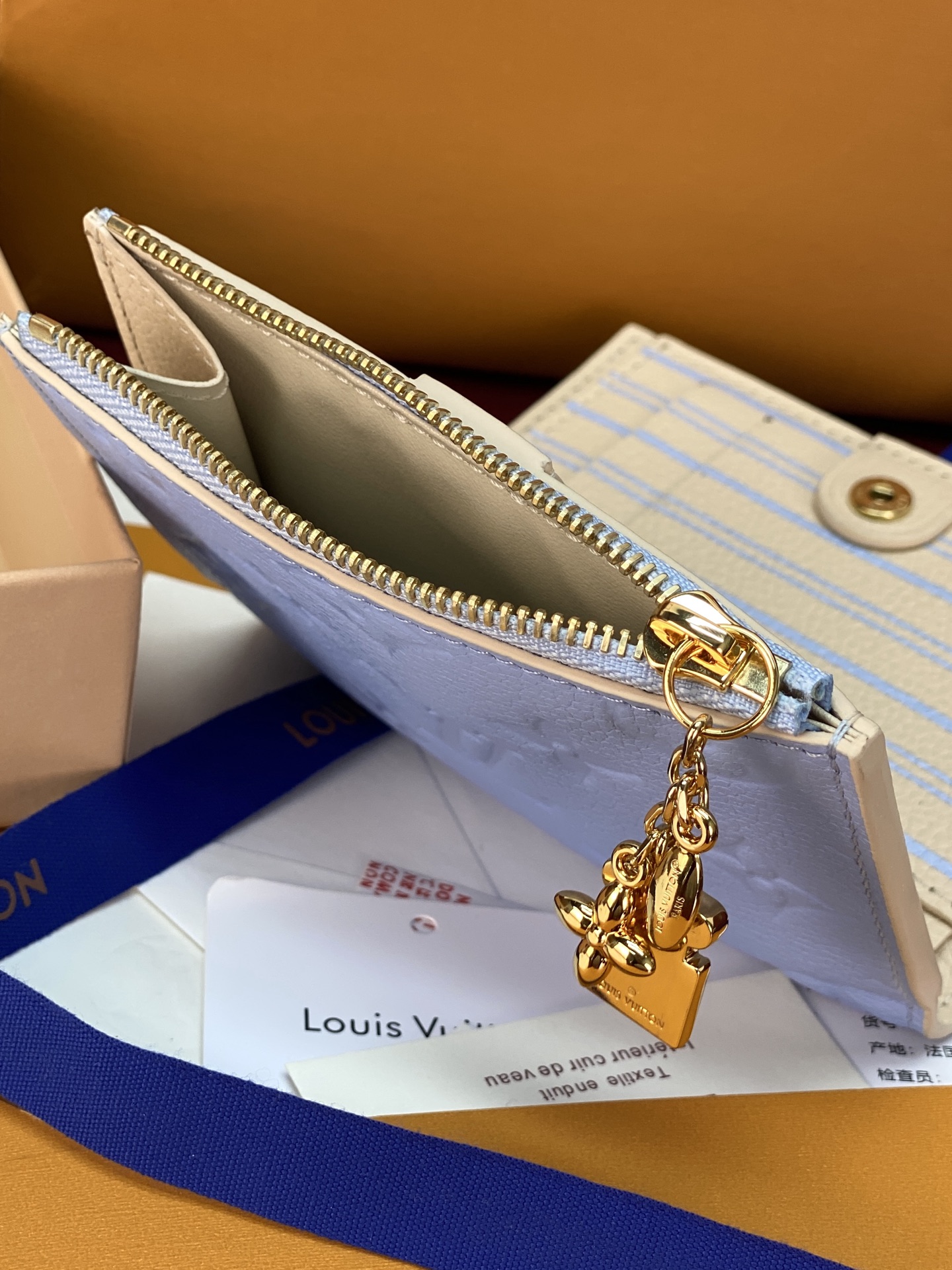 LV原單 Monogram Empreinte 淺藍色短夾 拉鍊卡位折疊錢包| 9 LV原單 Monogram Empreinte 淺藍色短夾 拉鍊卡位折疊錢包