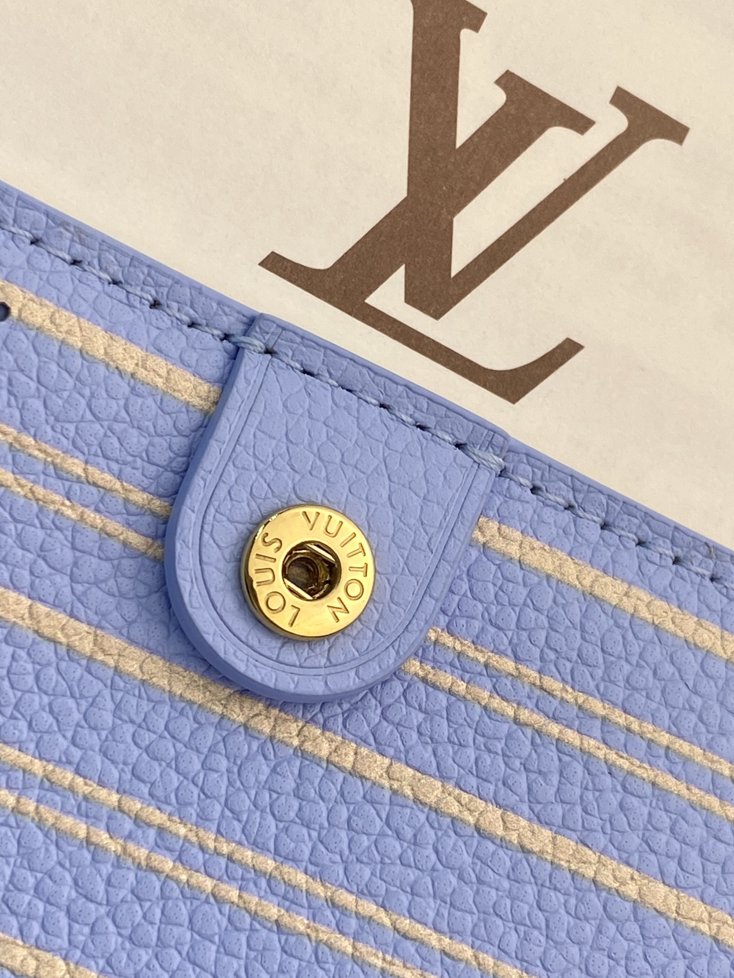 LV一比一 Monogram Empreinte 奶油白短夾 雙色拼接錢包| 8 LV一比一 Monogram Empreinte 奶油白短夾 雙色拼接錢包