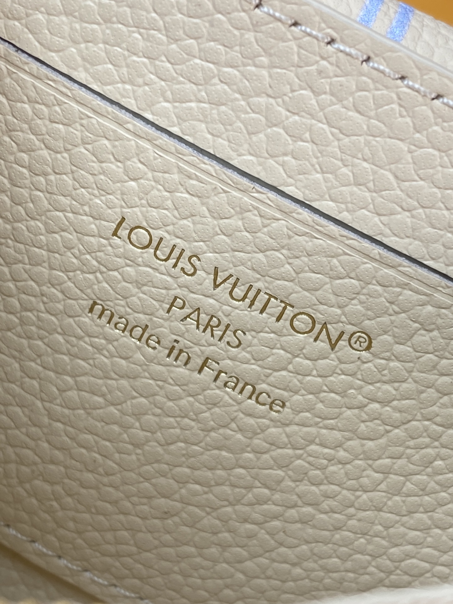 LV高仿 Monogram Empreinte 淺藍色翻蓋短夾 金扣三折錢包| 7 LV高仿 Monogram Empreinte 淺藍色翻蓋短夾 金扣三折錢包