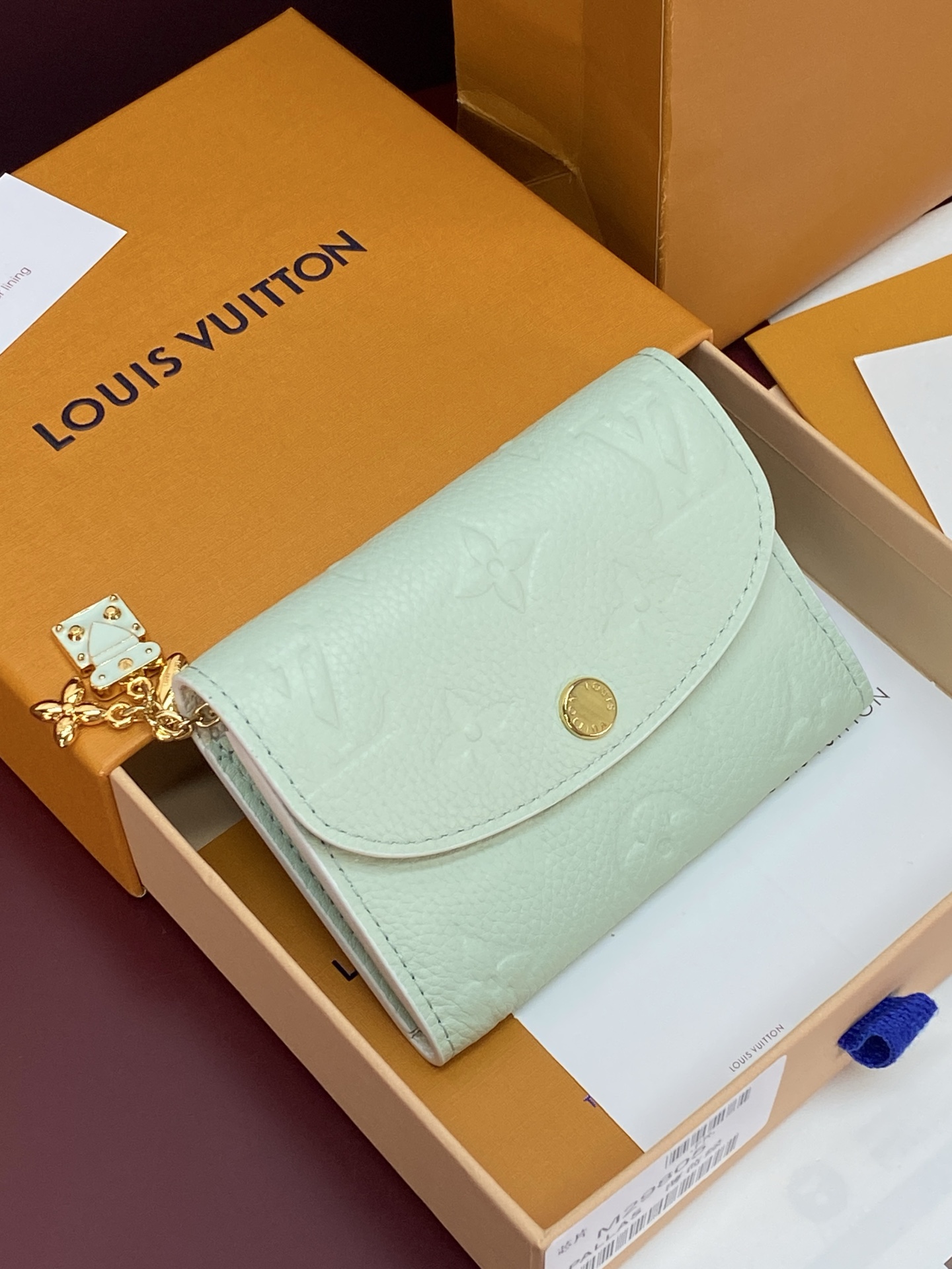LV復刻 Monogram Empreinte 薄荷綠翻蓋短夾 金扣三折錢包| 3 LV復刻 Monogram Empreinte 薄荷綠翻蓋短夾 金扣三折錢包