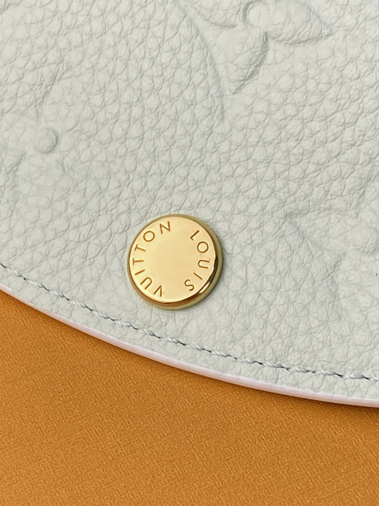 LV復刻 Monogram Empreinte 薄荷綠翻蓋短夾 金扣三折錢包| 17 LV復刻 Monogram Empreinte 薄荷綠翻蓋短夾 金扣三折錢包