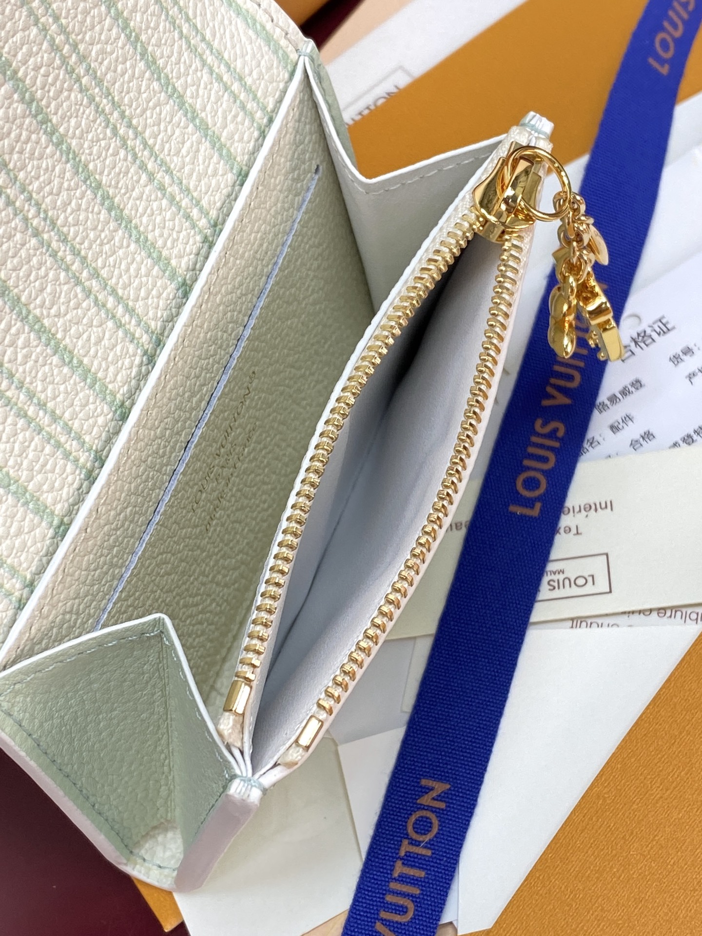 LV復刻 Monogram Empreinte 薄荷綠翻蓋短夾 金扣三折錢包| 9 LV復刻 Monogram Empreinte 薄荷綠翻蓋短夾 金扣三折錢包