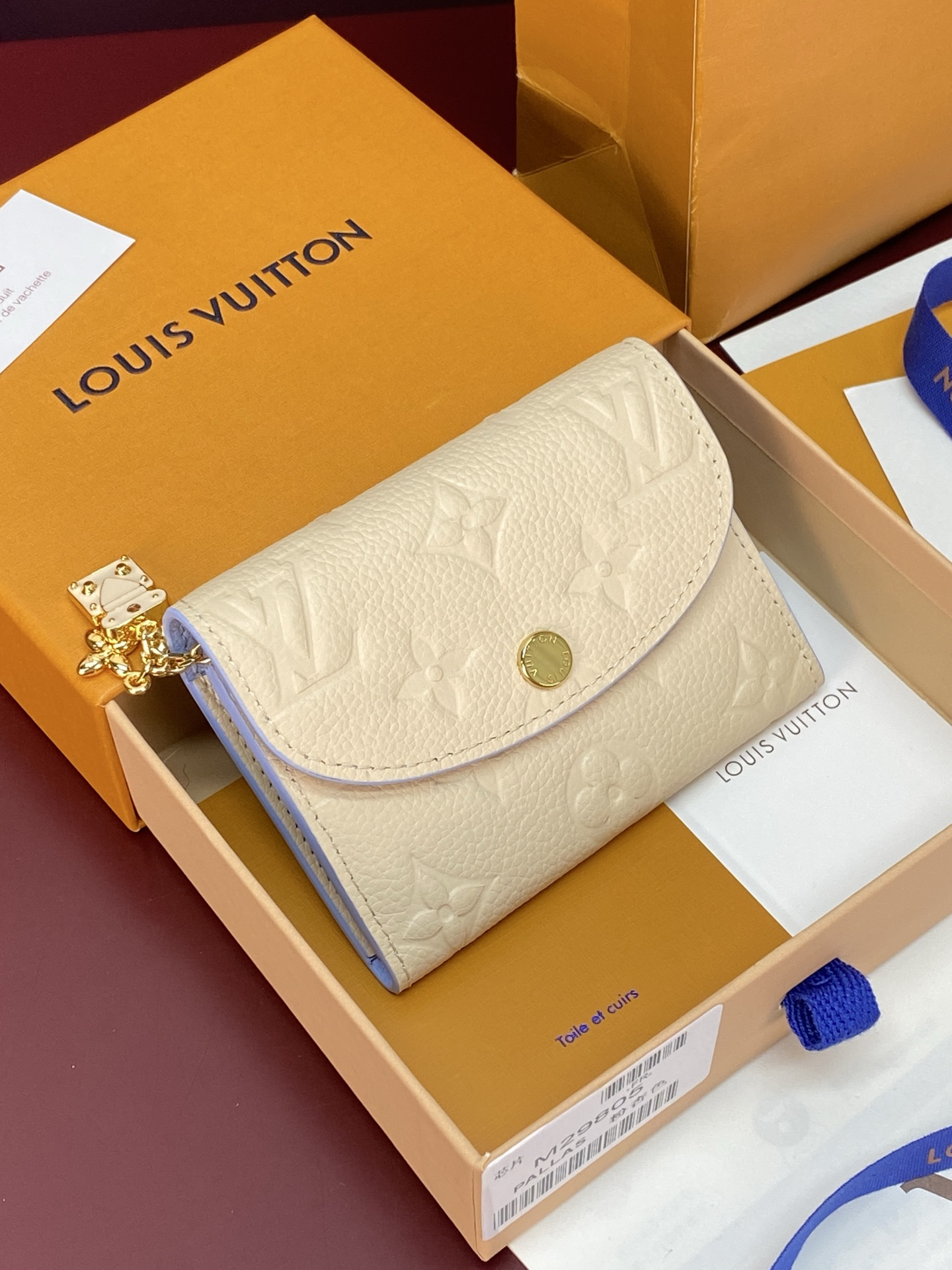 LV高仿 Monogram Empreinte 奶油白翻蓋短夾 金扣三折錢包| 3 LV高仿 Monogram Empreinte 奶油白翻蓋短夾 金扣三折錢包