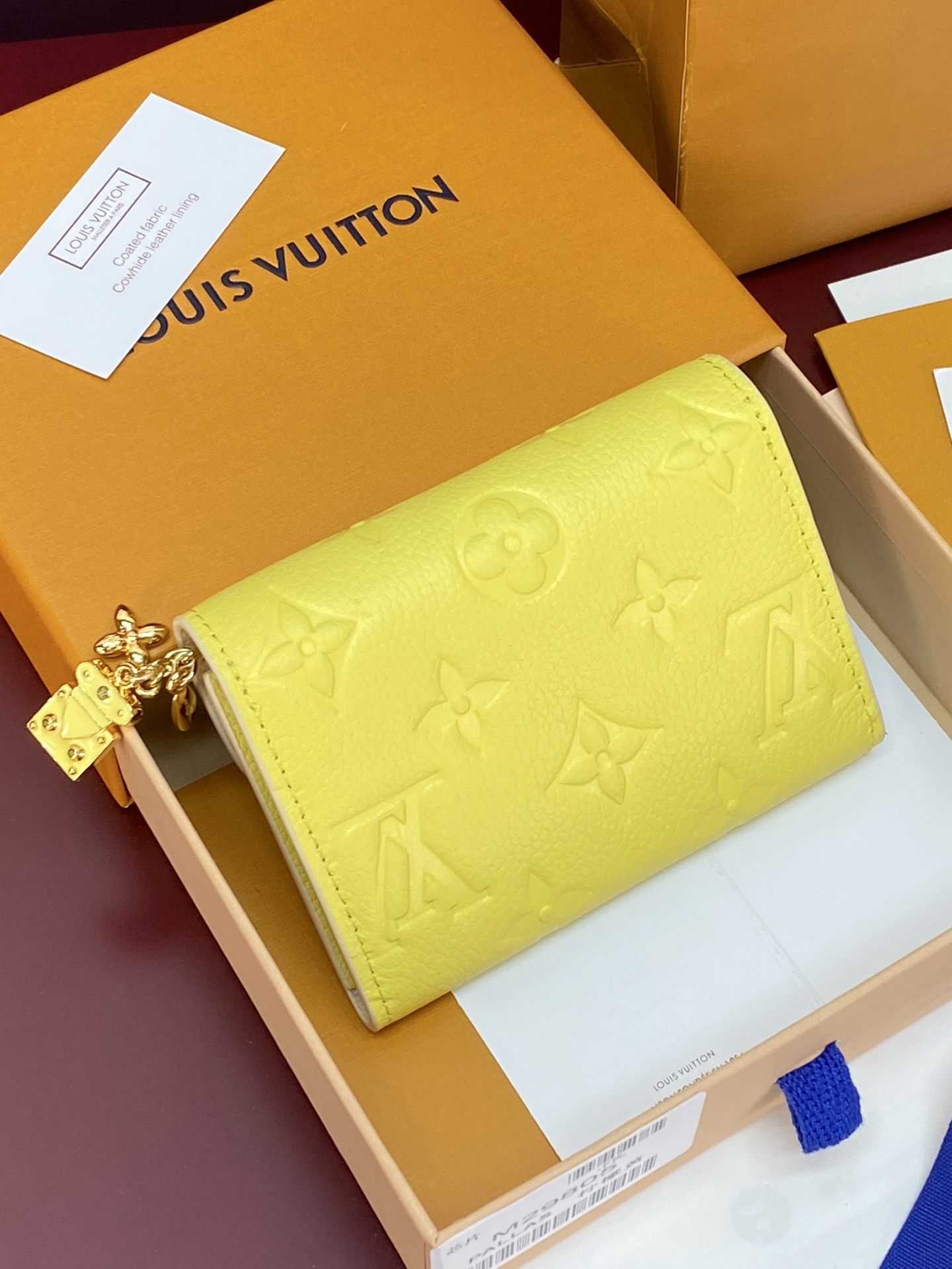 LV A貨 Monogram Empreinte 亮黃色翻蓋短夾 金扣三折錢包| 13 LV A貨 Monogram Empreinte 亮黃色翻蓋短夾 金扣三折錢包