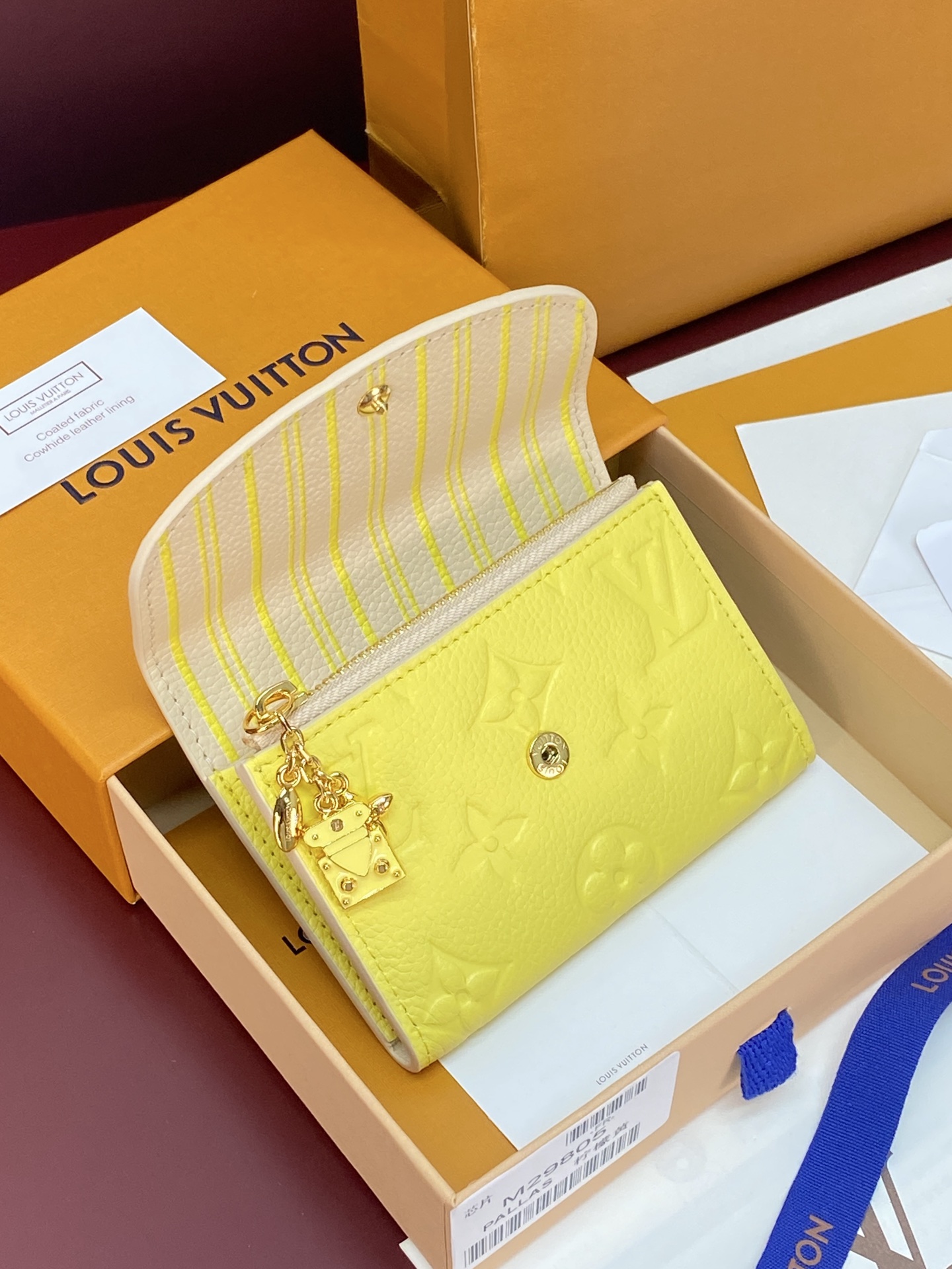 LV A貨 Monogram Empreinte 亮黃色翻蓋短夾 金扣三折錢包| 11 LV A貨 Monogram Empreinte 亮黃色翻蓋短夾 金扣三折錢包