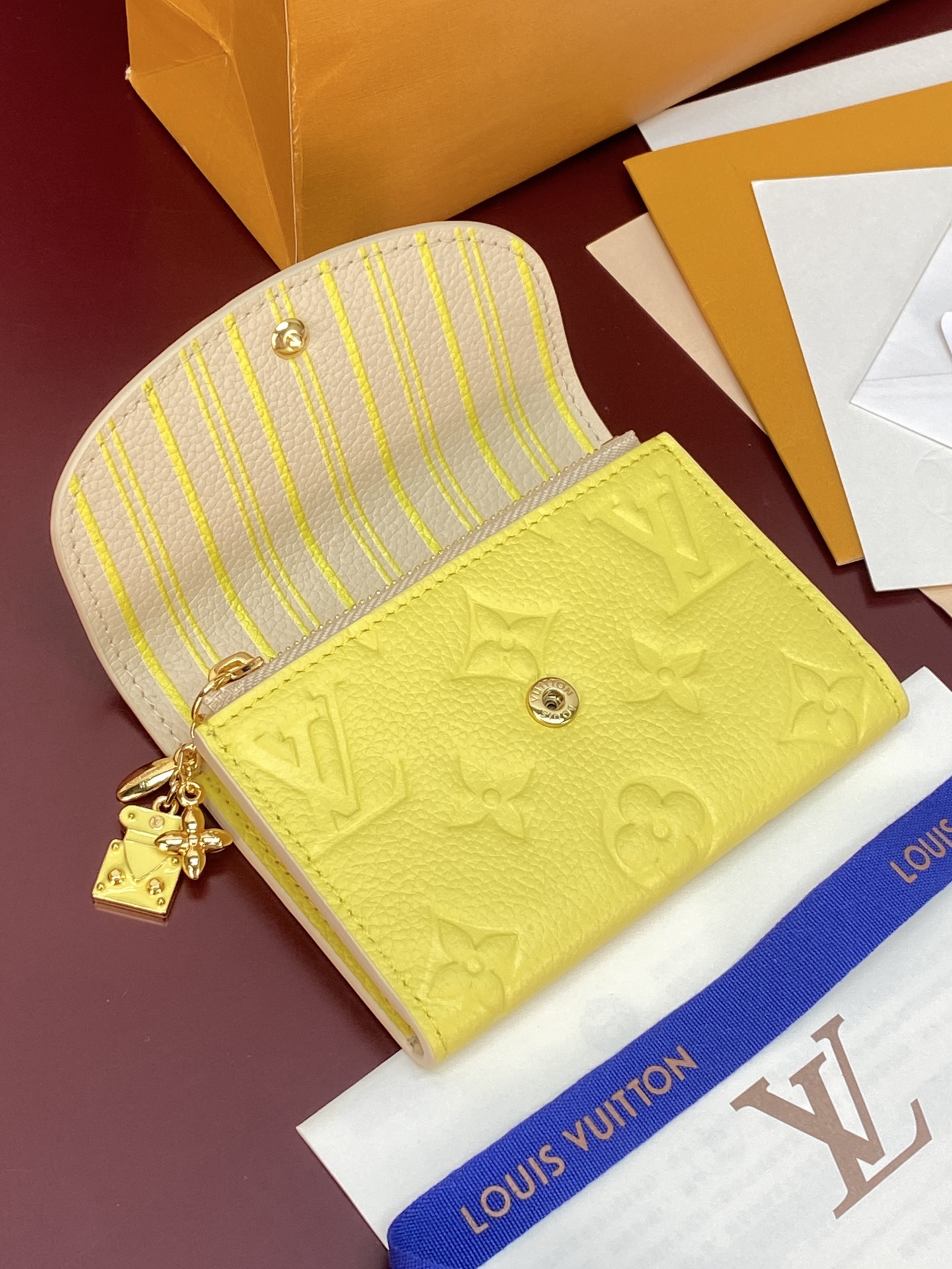 LV A貨 Monogram Empreinte 亮黃色翻蓋短夾 金扣三折錢包| 7 LV A貨 Monogram Empreinte 亮黃色翻蓋短夾 金扣三折錢包