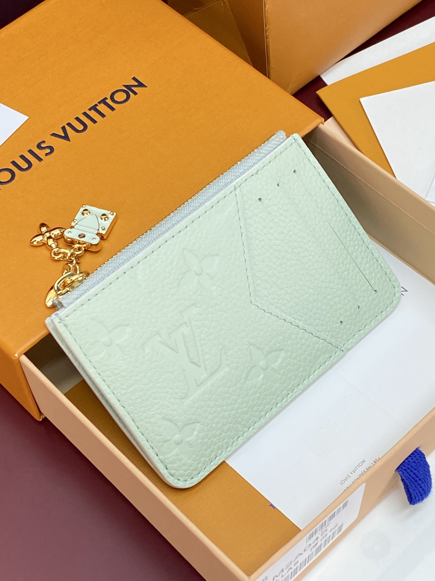 LV高仿 Monogram Empreinte 薄荷綠拉鍊卡片夾 零錢包| 6 LV高仿 Monogram Empreinte 薄荷綠拉鍊卡片夾 零錢包
