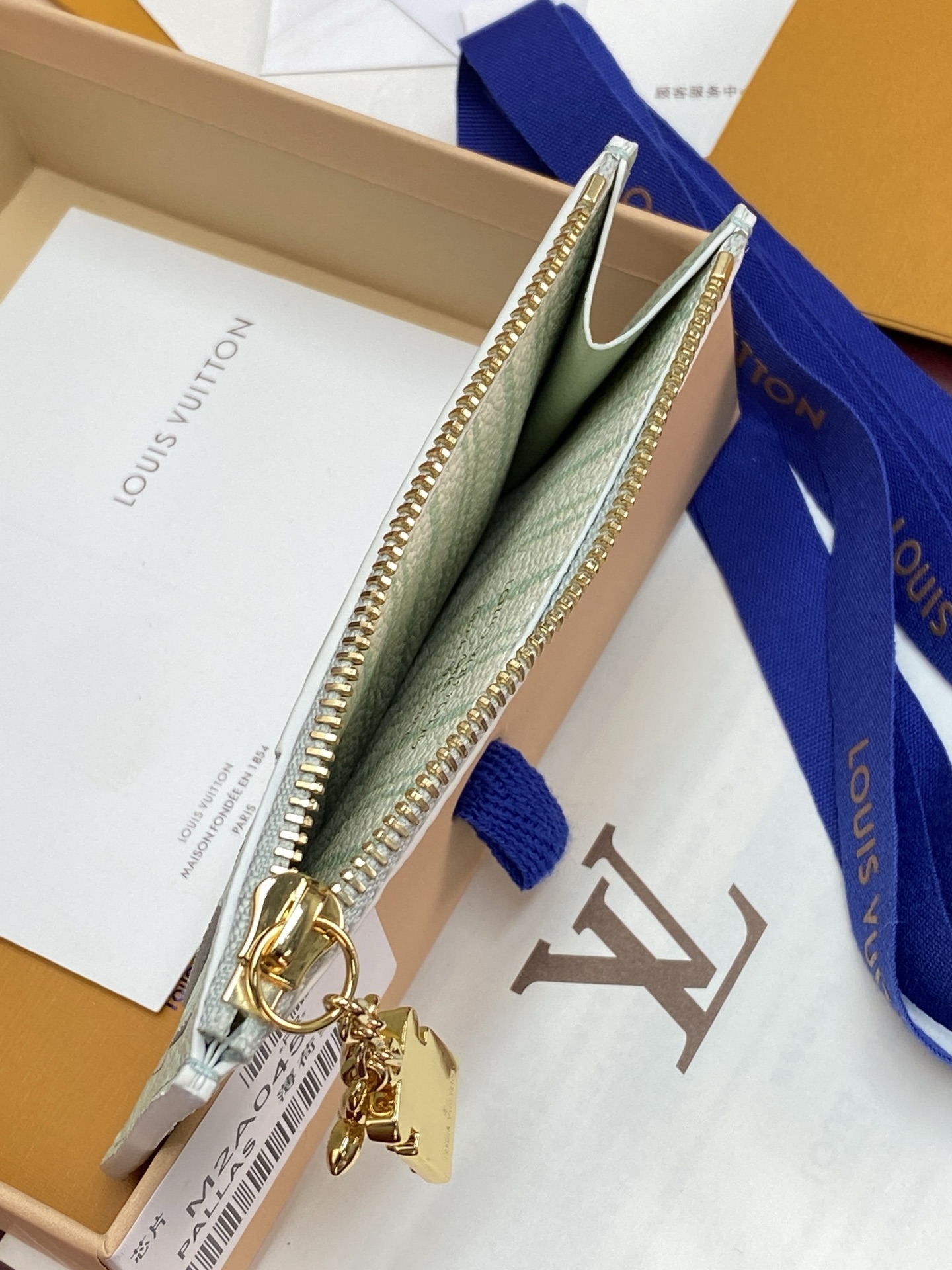 LV高仿 Monogram Empreinte 薄荷綠拉鍊卡片夾 零錢包| 12 LV高仿 Monogram Empreinte 薄荷綠拉鍊卡片夾 零錢包