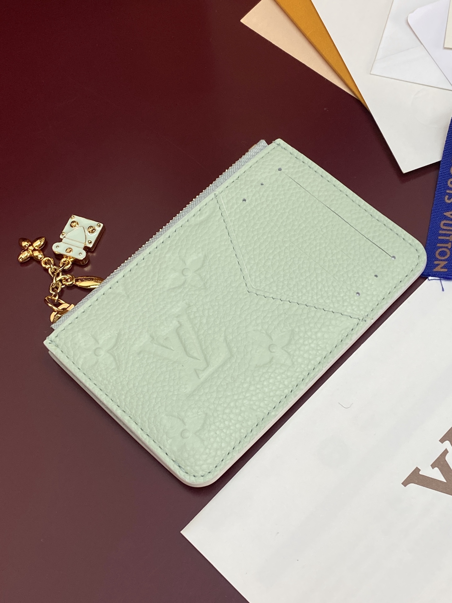 LV高仿 Monogram Empreinte 薄荷綠拉鍊卡片夾 零錢包| 11 LV高仿 Monogram Empreinte 薄荷綠拉鍊卡片夾 零錢包