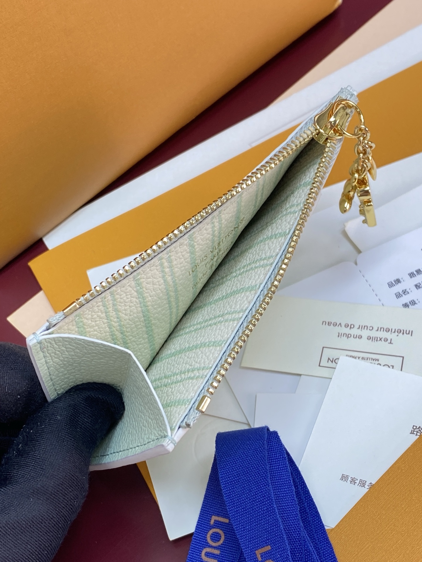 LV高仿 Monogram Empreinte 薄荷綠拉鍊卡片夾 零錢包| 10 LV高仿 Monogram Empreinte 薄荷綠拉鍊卡片夾 零錢包